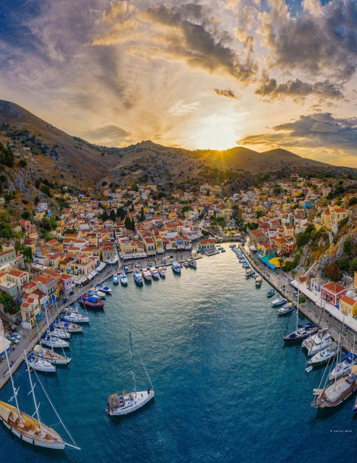 Marthas Traditional House Symi Bagian luar foto