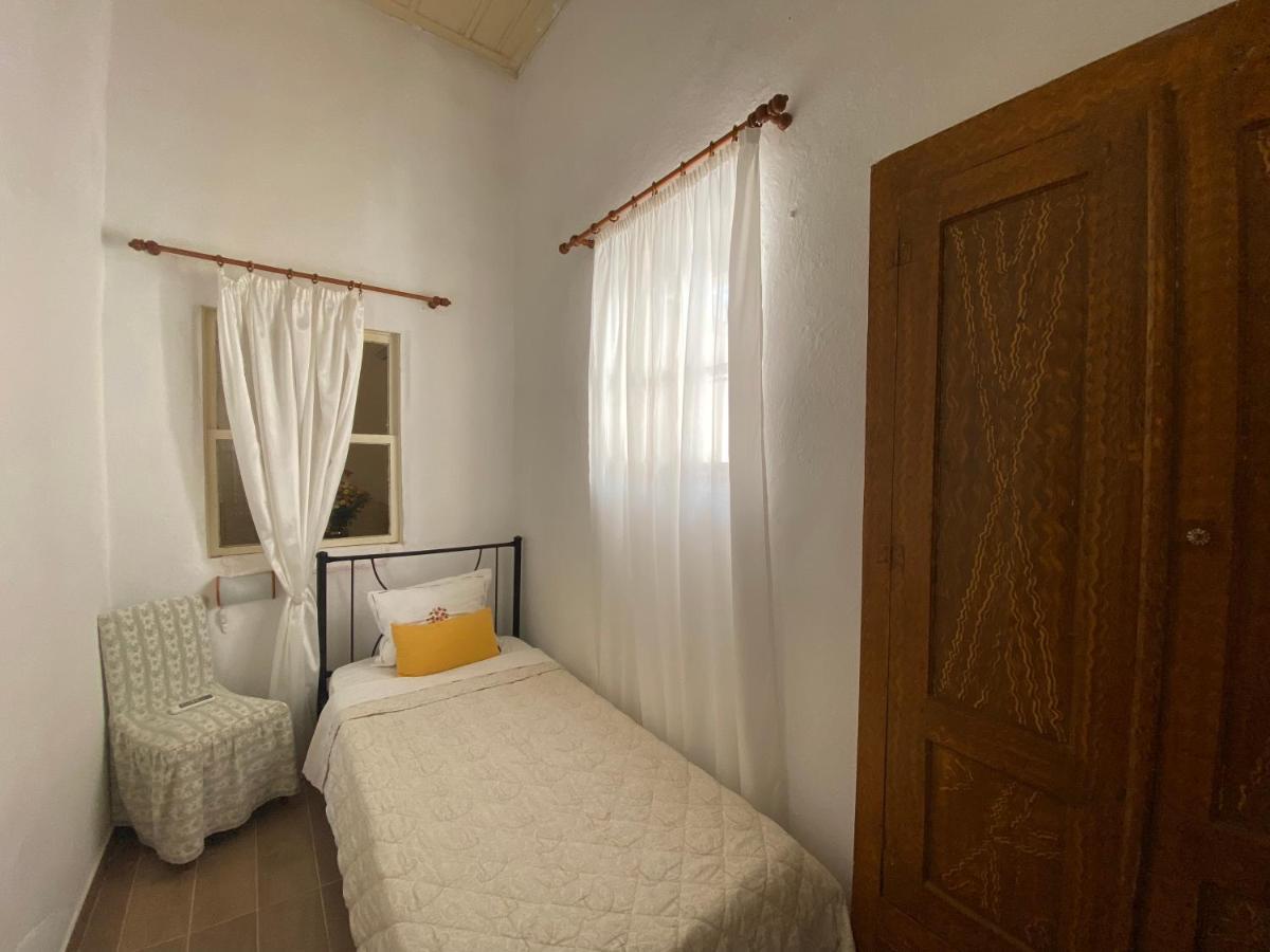 Marthas Traditional House Symi Bagian luar foto