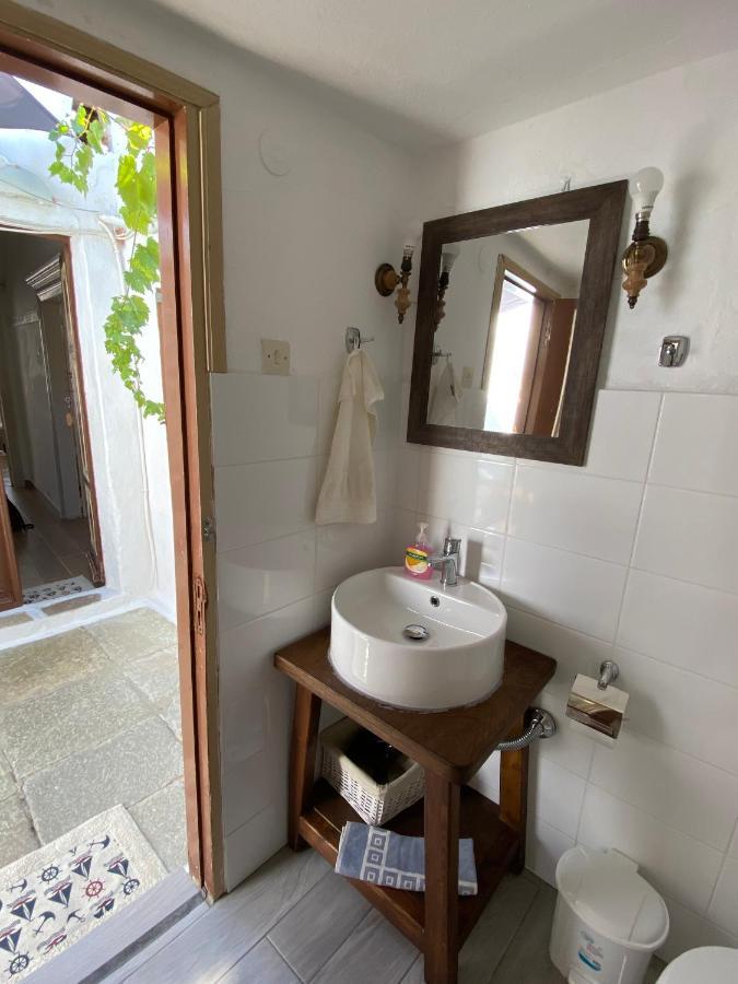Marthas Traditional House Symi Bagian luar foto